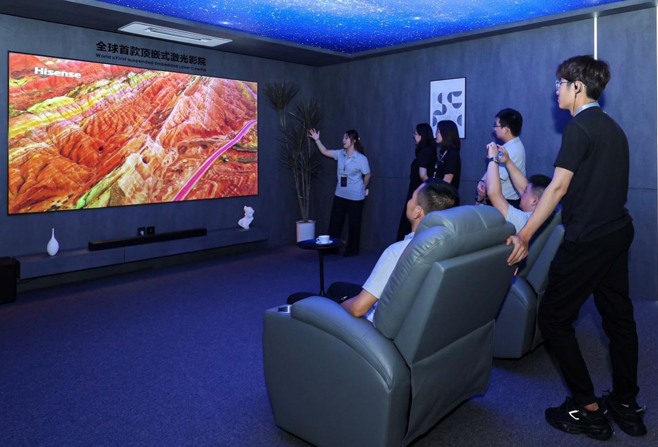 海信发布全球首款120吋可折叠激光电视