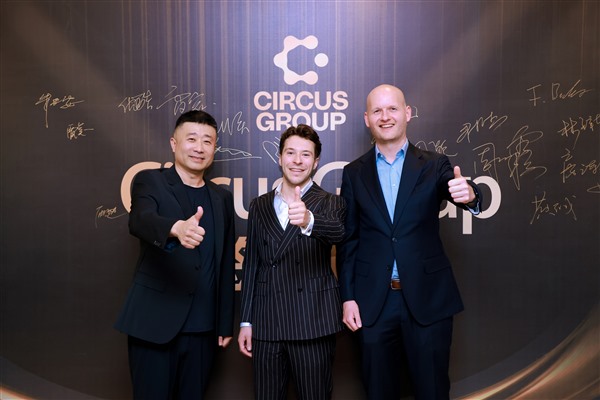 Circus 集团发布全球首款AI炒菜机器人