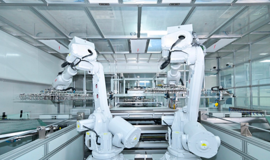 达沃斯高光时刻！海信电视斩获全球电视行业唯一“灯塔工厂”奖杯